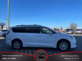 Used 2022 Chrysler Pacifica Touring-L image 4