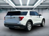 Used 2022 Ford Explorer XLT w/ Equipment Group 202A image 5