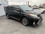 Used 2018 Toyota Sienna XLE w/ XLE Navigation Package image 3