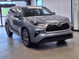 Certified 2023 Toyota Highlander XLE image 6