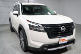 Used 2023 Nissan Pathfinder SL w/ Lighting Package (N92) image 5