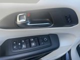 Used 2023 Chrysler Pacifica Touring-L image 5