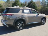 New 2025 Nissan Pathfinder Platinum image 3