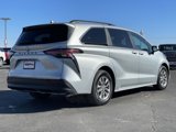Used 2022 Toyota Sienna LE image 5