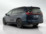 Used 2022 Chrysler Pacifica Limited w/ Uconnect Theater Family Group image 3