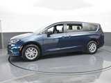 New 2025 Chrysler Pacifica Select image 2