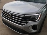 New 2025 Volkswagen Atlas SE image 3