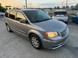 Used 2016 Chrysler Town & Country Touring image 3