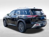 New 2025 Nissan Pathfinder SL w/ SL Premium Package image 2