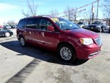 Used 2015 Chrysler Town & Country Touring-L image 5
