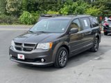 Used 2017 Dodge Grand Caravan SXT image 3