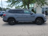 New 2025 Volkswagen Atlas Peak Edition SE image 3