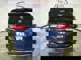Used 2018 Chrysler Pacifica Touring-L image 4