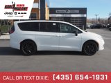 New 2025 Chrysler Pacifica Limited w/ Uconnect Theater Family Group image 2