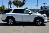 New 2025 Nissan Pathfinder Platinum image 3