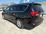 Used 2022 Chrysler Voyager LX image 3