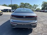 Used 2023 Toyota Crown Limited image 4