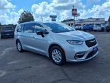 New 2026 Chrysler Pacifica Select image 2