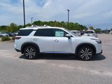 New 2025 Nissan Pathfinder Platinum image 2