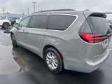 Used 2022 Chrysler Pacifica Touring-L image 6