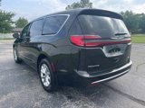 Used 2024 Chrysler Pacifica Touring-L image 5