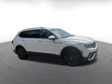 Used 2024 Volkswagen Tiguan SE image 2
