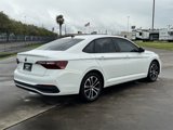 Used 2024 Volkswagen Jetta Sport image 5