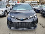 Used 2022 Toyota Sienna XSE w/ XSE Plus Package image 2