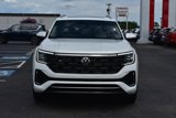 Used 2024 Volkswagen Atlas SEL Premium R-Line image 2