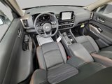 New 2025 Nissan Pathfinder Platinum image 6