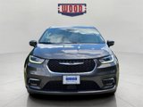 Used 2023 Chrysler Pacifica Touring-L image 5