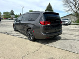 Used 2020 Chrysler Pacifica Limited image 3