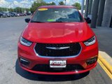 New 2025 Chrysler Pacifica Select image 2