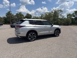New 2025 Mitsubishi Outlander SE image 6