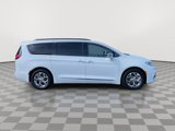 Used 2022 Chrysler Pacifica Limited image 2