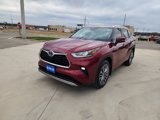 Used 2021 Toyota Highlander Platinum image 3