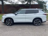 Used 2022 Mitsubishi Outlander ES image 2