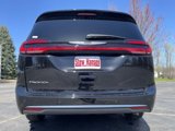 New 2025 Chrysler Pacifica Select image 5