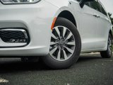 New 2025 Chrysler Pacifica Select image 5