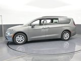 Used 2022 Chrysler Pacifica Touring-L image 2