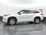 Used 2023 Toyota Highlander LE image 5