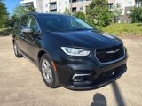Used 2022 Chrysler Pacifica Limited image 2