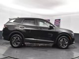 Used 2024 Kia Sportage LX image 4