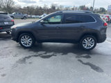 Used 2017 Jeep Cherokee Limited image 5