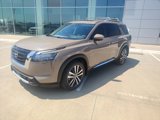 New 2025 Nissan Pathfinder Platinum image 2