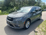 Used 2023 Chrysler Pacifica Touring-L w/ Uconnect Theater Family Group image 2