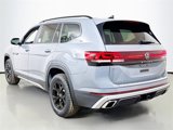 New 2025 Volkswagen Atlas Peak Edition SE image 3