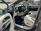 Used 2021 Chrysler Pacifica Touring-L w/ Uconnect Theater Family Group image 5