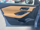 Used 2021 Nissan Rogue Platinum image 4