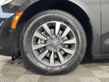 Used 2021 Chrysler Pacifica Touring-L image 3